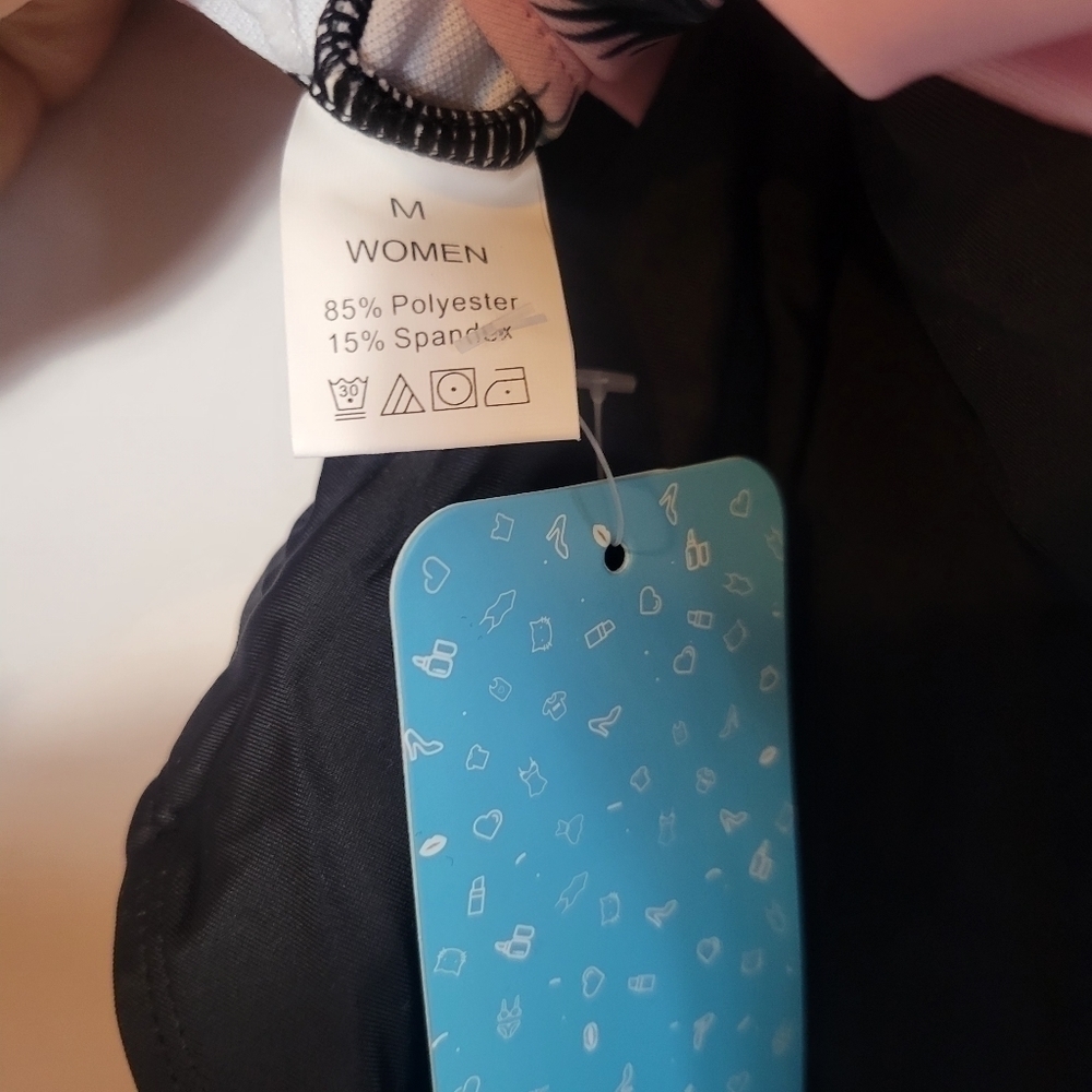 NWT medium women's swimsuit - Picture 3 of 6